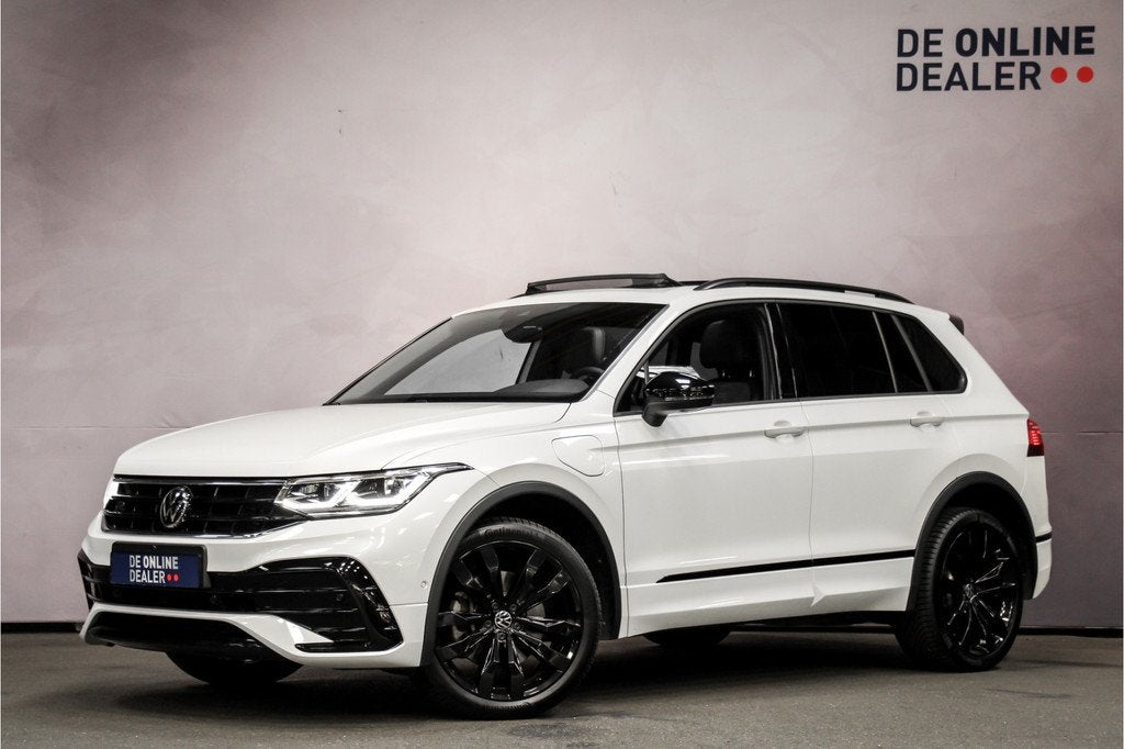 Volkswagen Tiguan 1.4 TSI eHybrid R-Line Black Style |Pano|3, Auto's, Volkswagen, Bedrijf, Te koop, Tiguan, 360° camera, ABS, Adaptive Cruise Control
