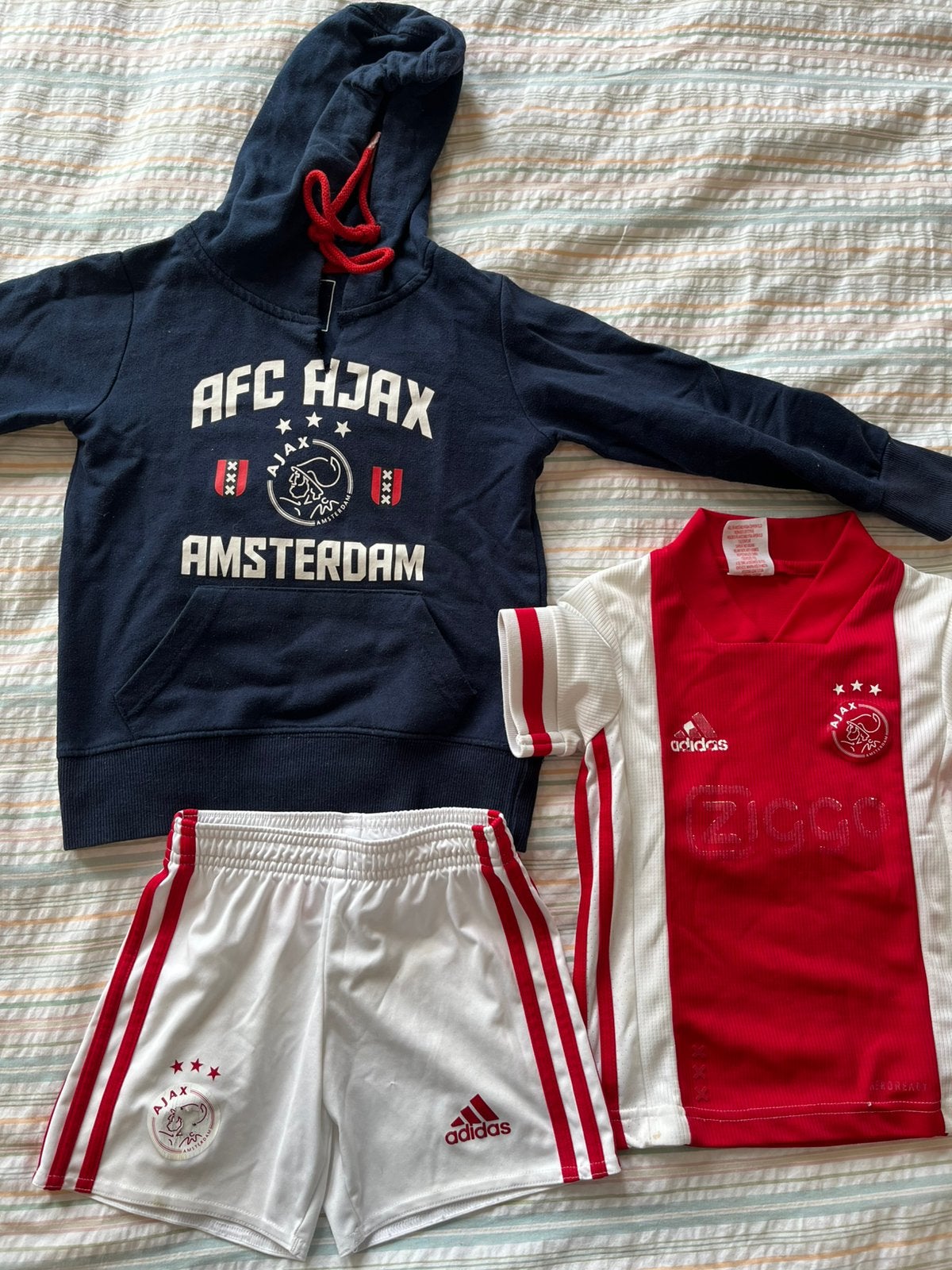 Ajax t-shirt hoodie shorts maat 116 3-4 jaar, Ophalen, Jongen of Meisje