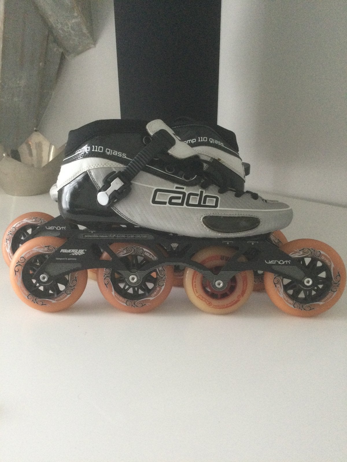 Cado Skeelers Heren Carbon maat 43,5, Sport en Fitness, Skeelers, Ophalen of Verzenden, Zo goed als nieuw, Heren