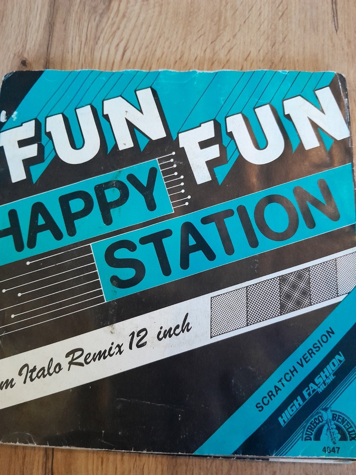 fun fun 7 inch happy station, Ophalen of Verzenden, Zo goed als nieuw, Pop
