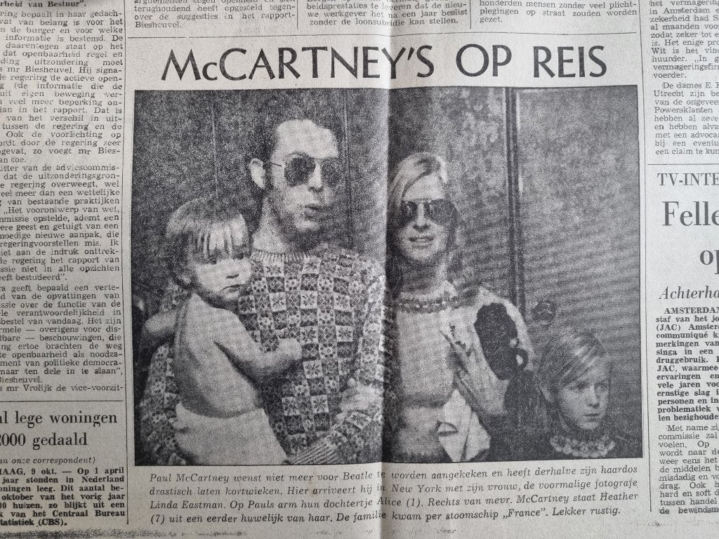 Paul McCartney en familie komen aan in New York (1970), Ophalen of Verzenden, 1960 tot 1980, Knipsel(s)