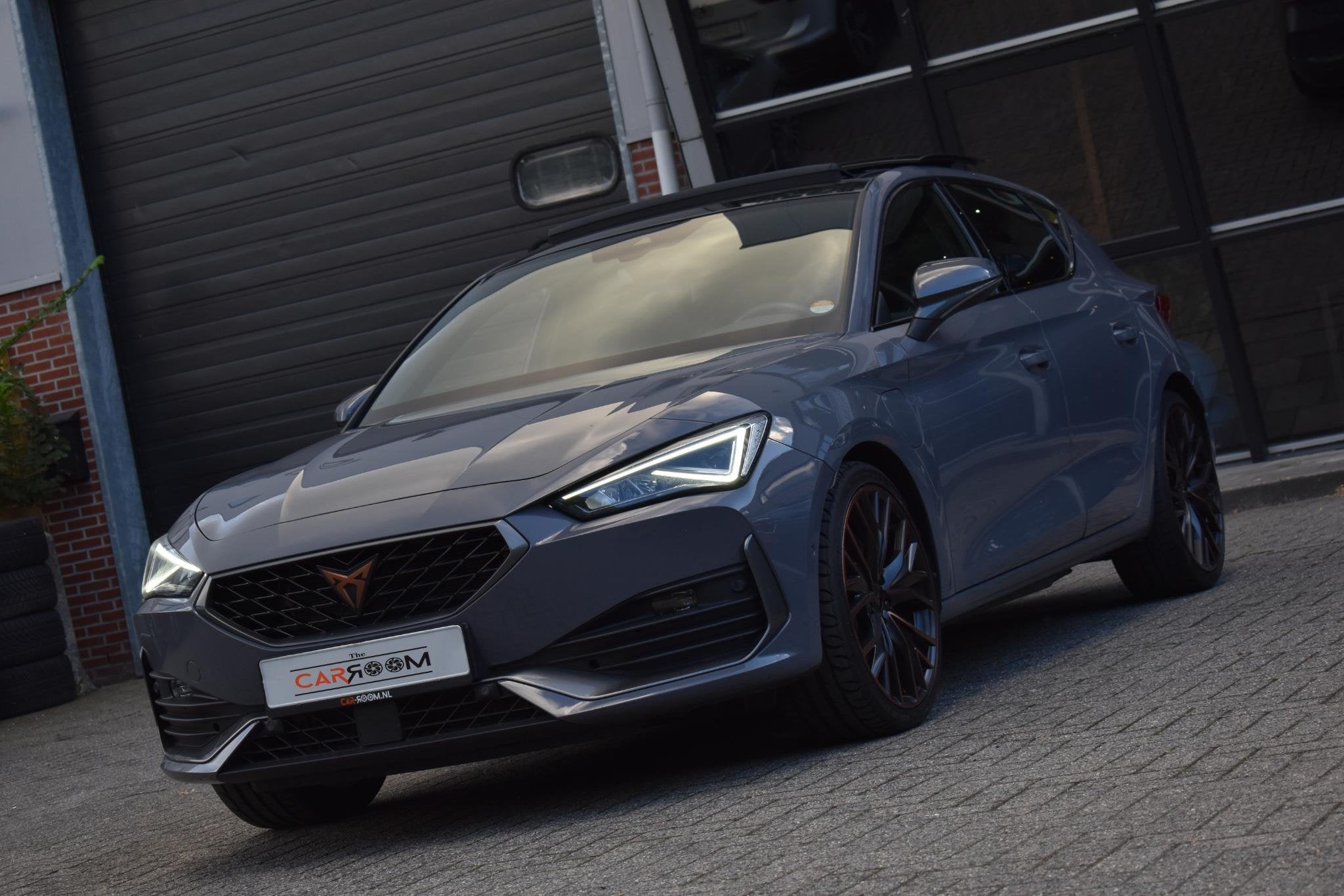 CUPRA Leon 1.4 e-Hybrid VZ Copper Edition 245PK Pano Memory, Auto's, Cupra, Dealer onderhouden, Stof, Gebruikt, 4 cilinders