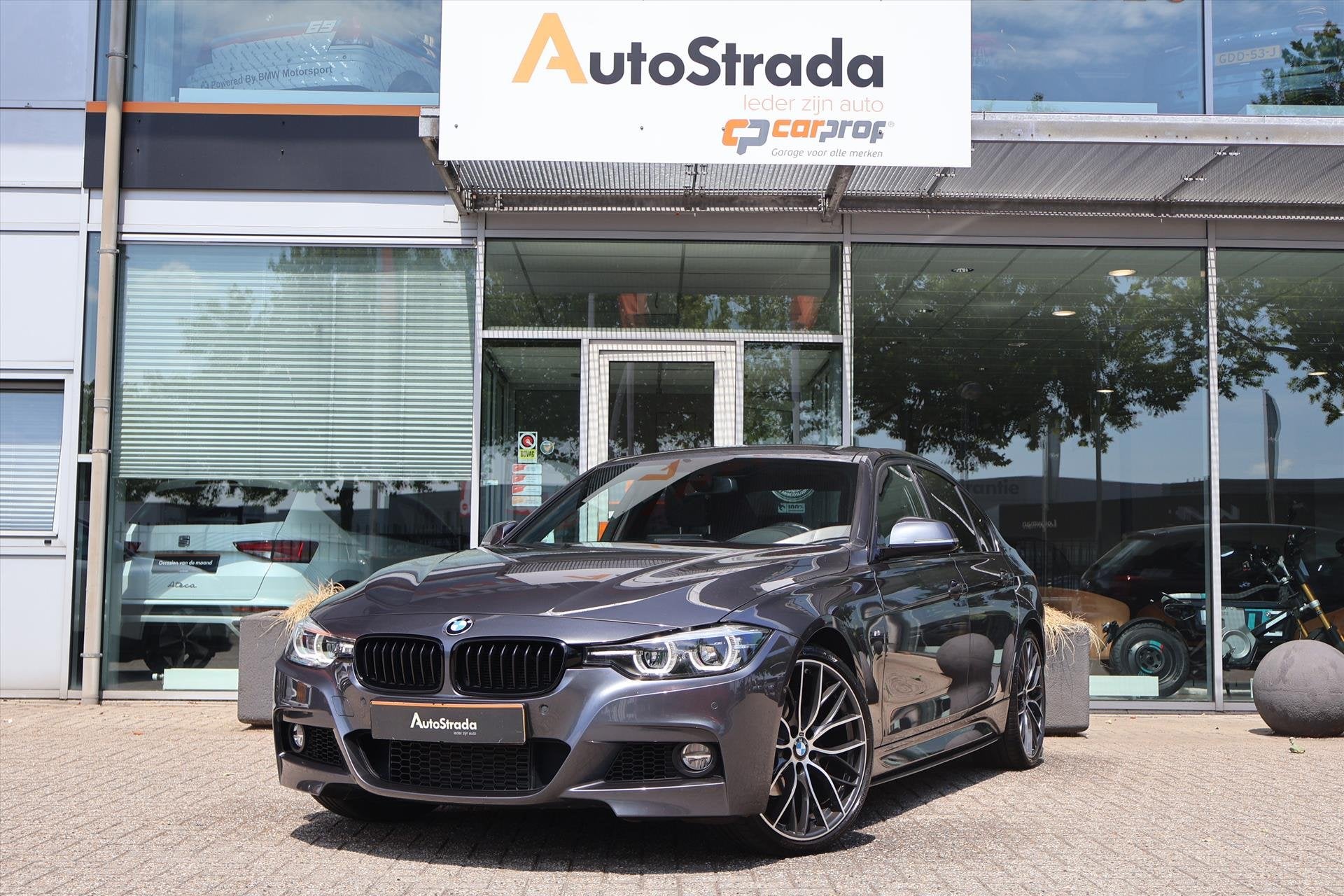 BMW 3-Serie (f30) 318i M-Sport | Cruise | Camera | Climate |, 136 pk, Gebruikt, 3 cilinders, Sedan