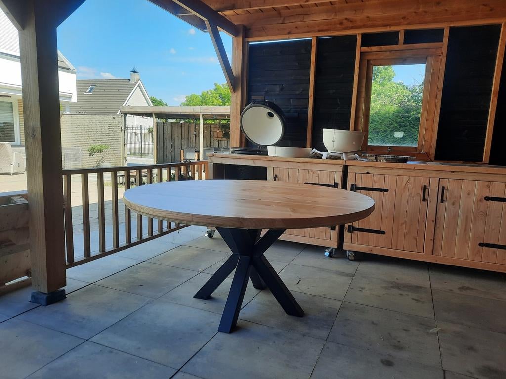 Douglas houten tafel met stalen onderstel, Rond, Zo goed als nieuw, Vier personen, Industrieel