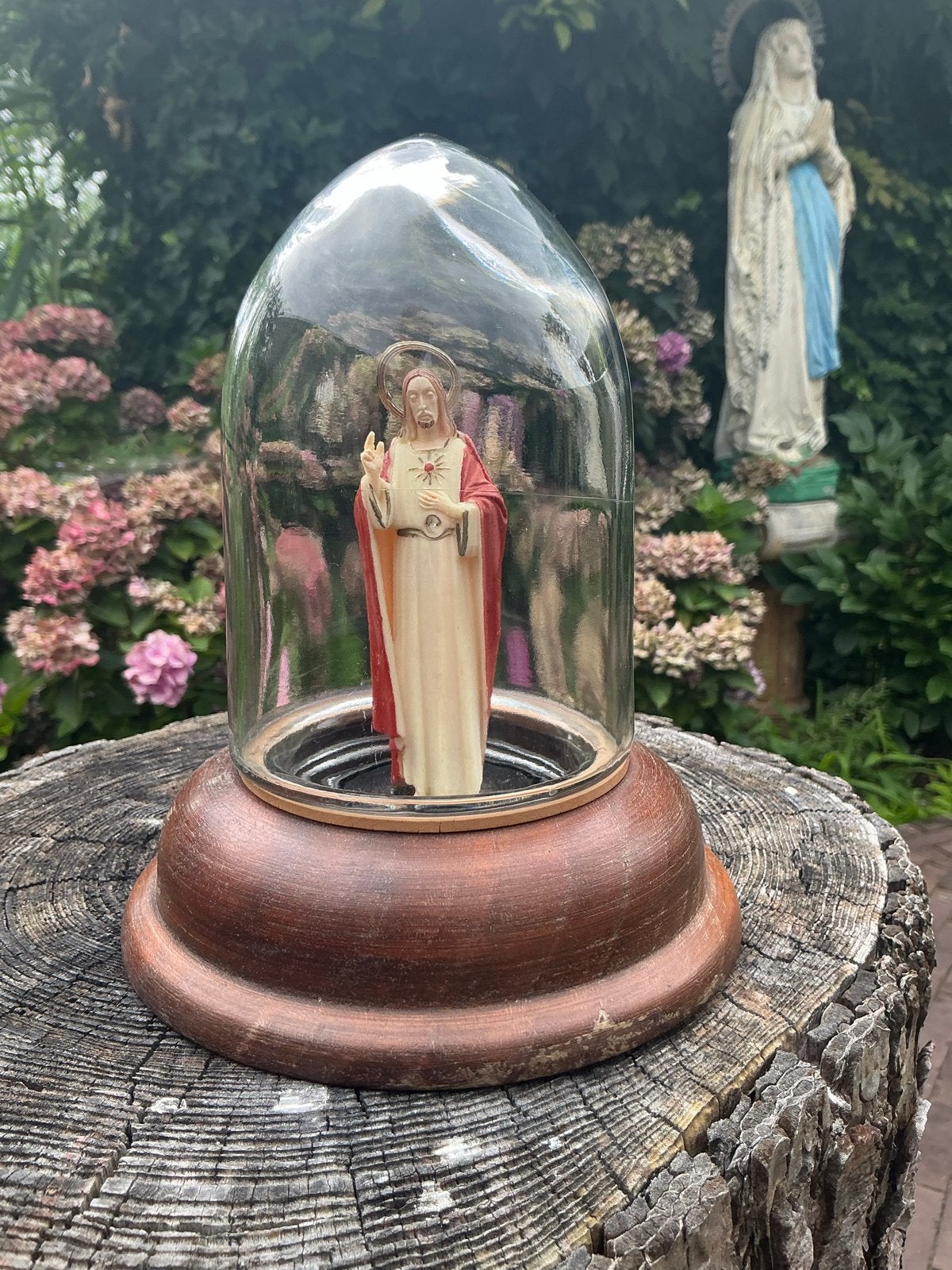 Oude glazen stolp met Heiligbeeldje ❤️ Jezus heilig hart, Antiek en Kunst, Antiek | Religie, Ophalen of Verzenden