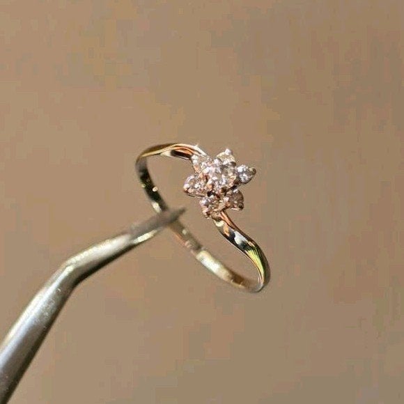 Witgouden 14k ring met diamanten rozet, maat 18 1/4, Sieraden, Tassen en Uiterlijk, Ringen, 18 tot 19, Wit, Ophalen of Verzenden