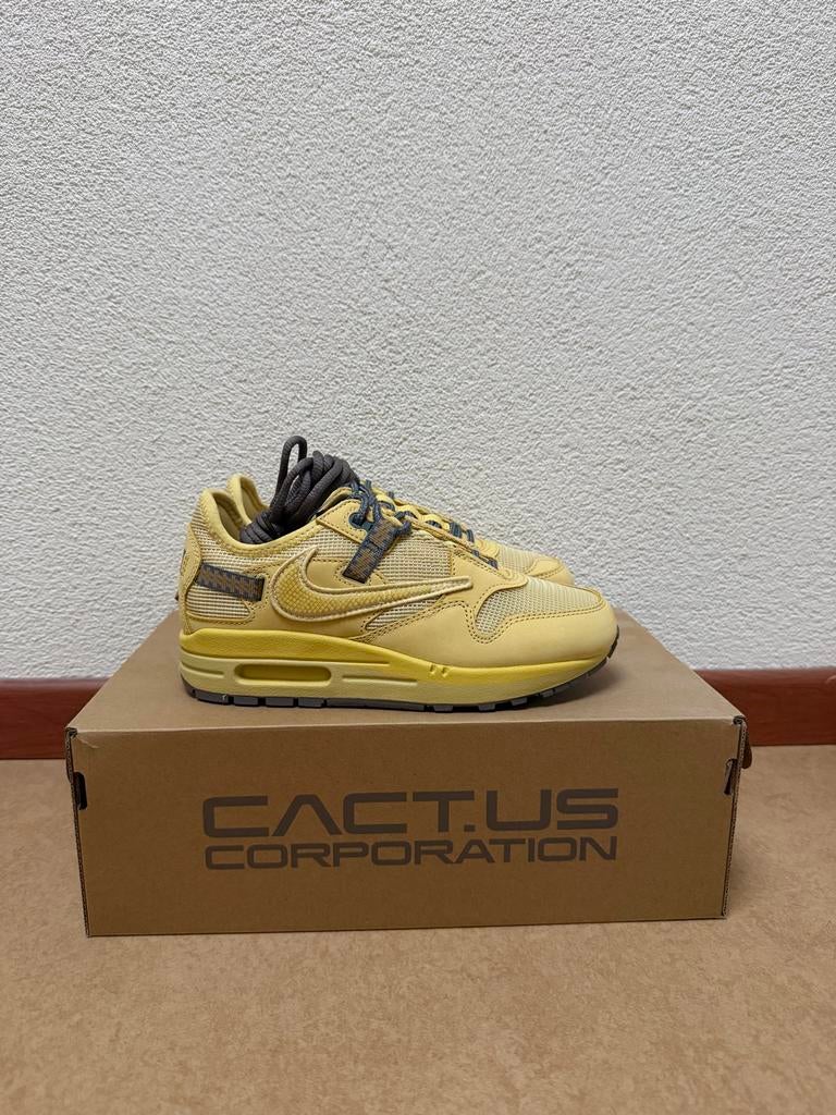 Nike Air Max 1 Travis Scott Cactus Jack Saturn Gold 36, Geel, Nieuw, Ophalen of Verzenden, Sneakers of Gympen