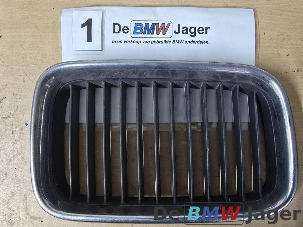 Grill rechts zwart chroom BMW 3-serie E36 51138122238, Gebruikt, Ophalen of Verzenden, BMW, BMW