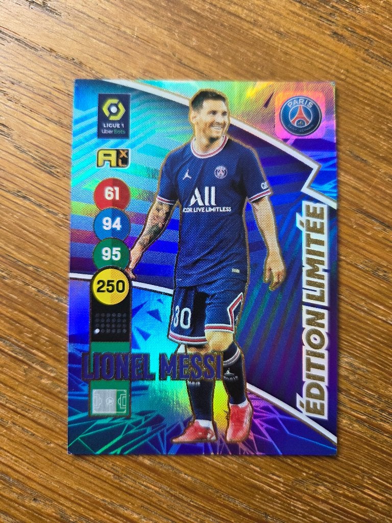 Lionel Messi Paris Saint-Germain Limited Edition Panini 2021, Ophalen of Verzenden, Zo goed als nieuw, Losse kaart, Foil