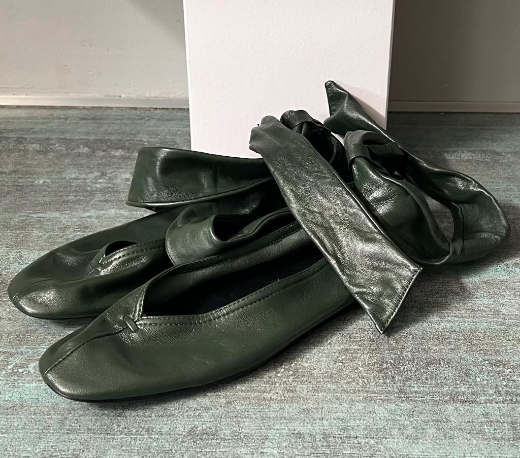 Laurence Bras. Leren ballerina’s  met bandjes. Mt 39., Kleding | Dames, Nieuw, Groen, Laurence Bras., Ballerina's