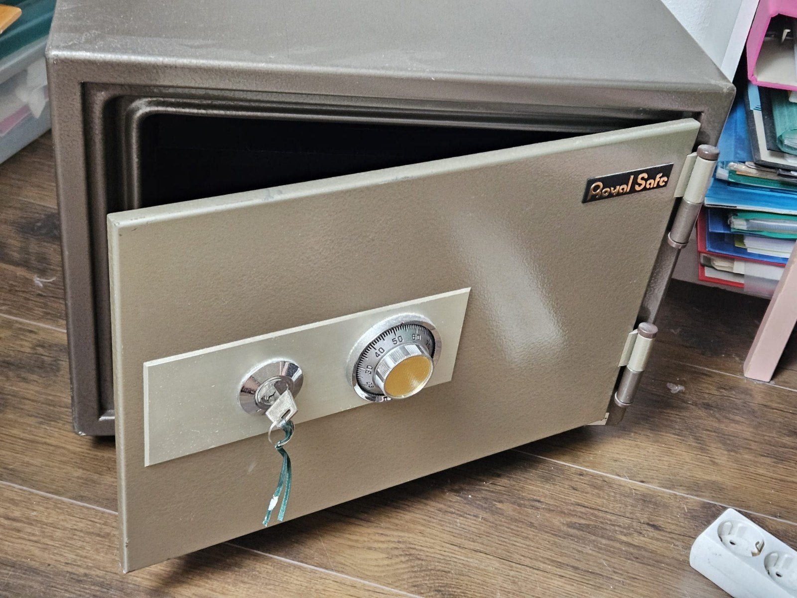 Royal Safe kluis met sleutel en cijferslot, Ophalen, Gebruikt, Brandkast