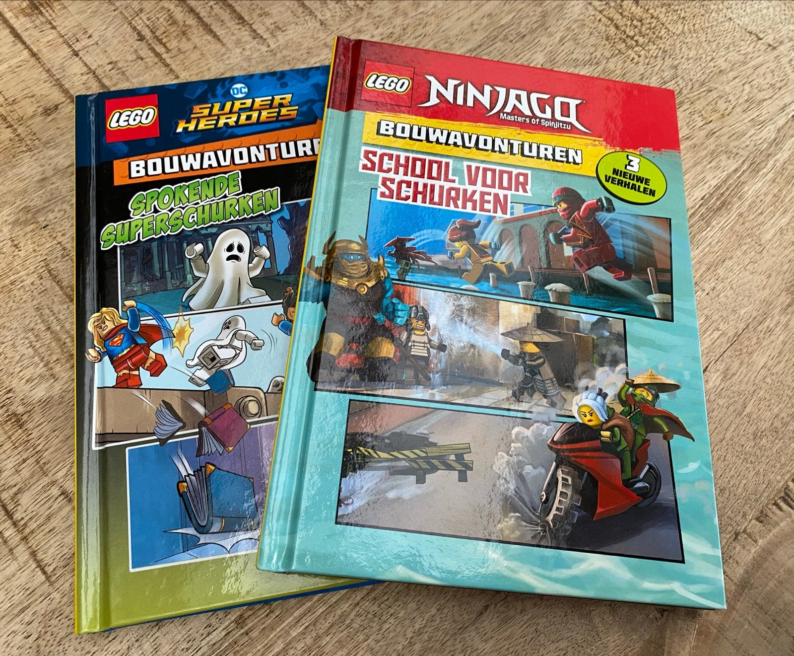 Lego Bouwavonturen: Super Heroes & Ninjago Boeken, Meerdere stripboeken, Ophalen, Gelezen