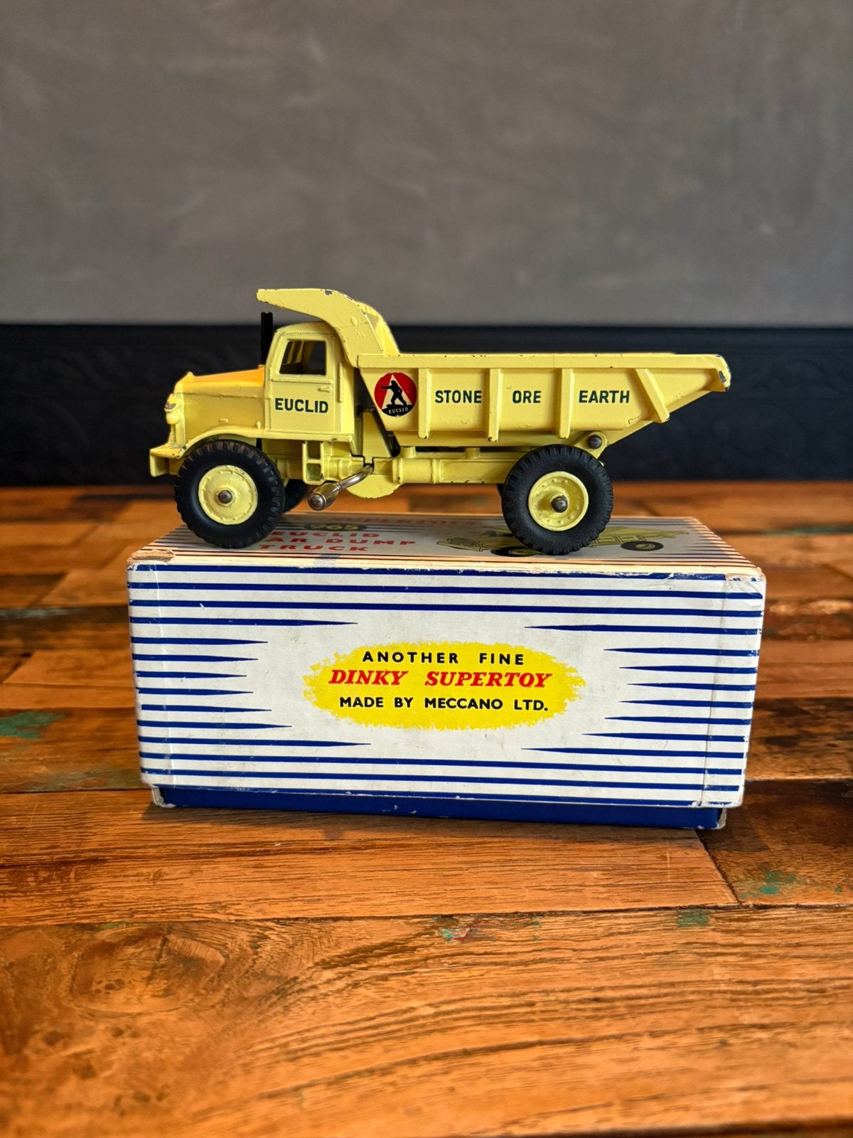 Dinky Supertoys 965 Euclid Rear Dump Truck + originele doos, Ophalen of Verzenden, Zo goed als nieuw, Bus of Vrachtwagen