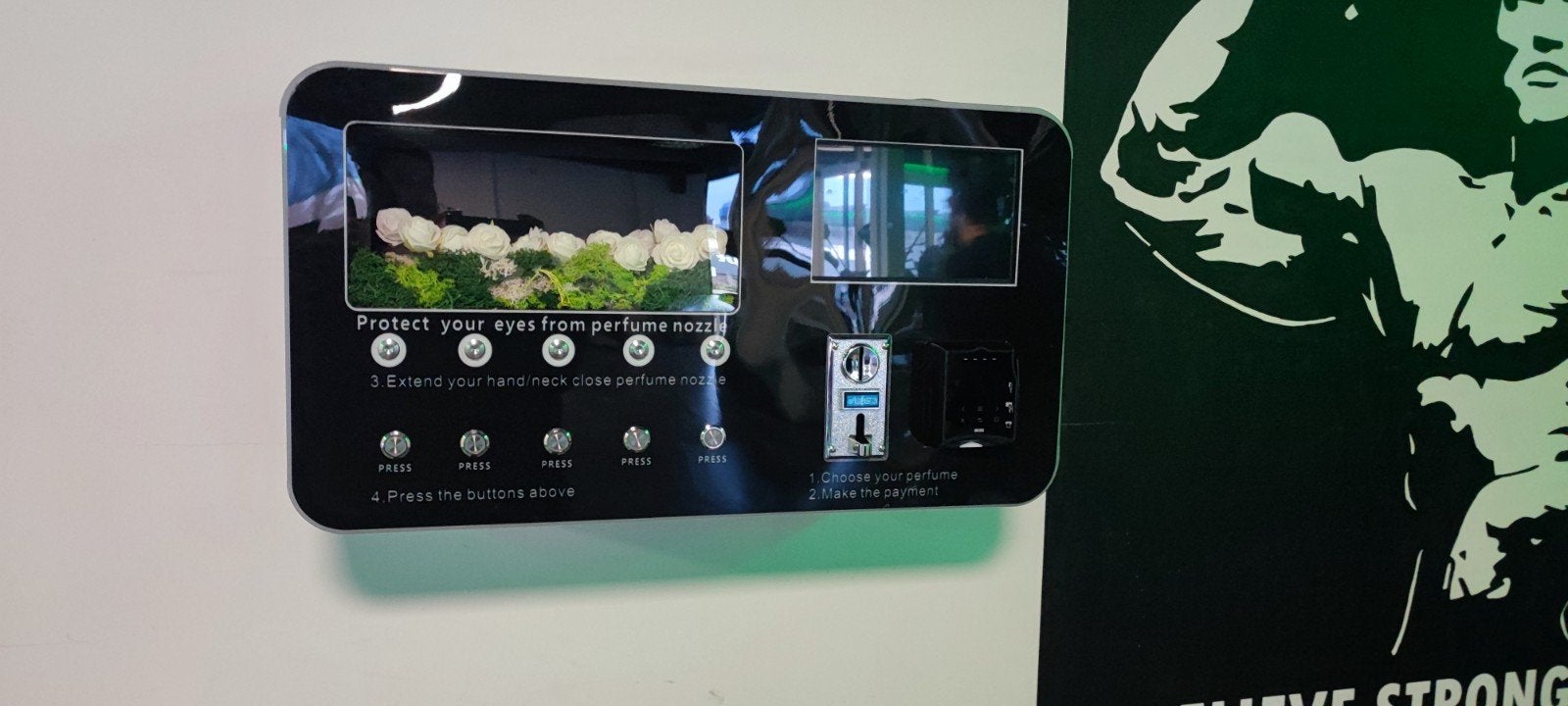 Luxe Parfum Vending machine. Moederbord defect., Ophalen of Verzenden