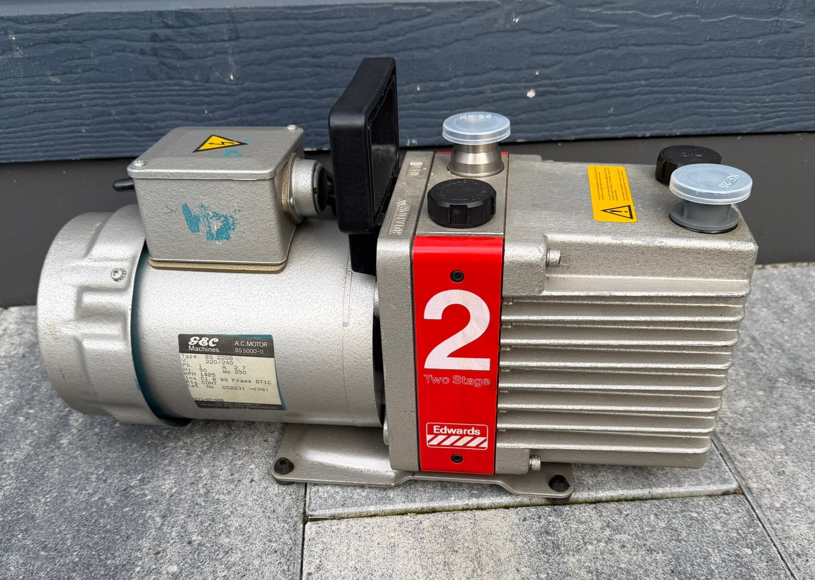 Vacuumpomp Edwards E2M2, Ophalen, Gebruikt