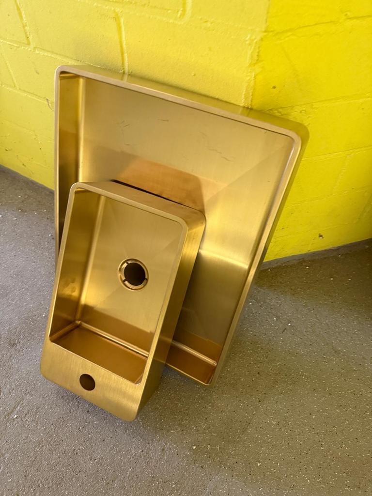 Gouden wasbak en fontein - nooit gebruikt (excl. kraan), Ophalen of Verzenden, Zo goed als nieuw, Wastafel
