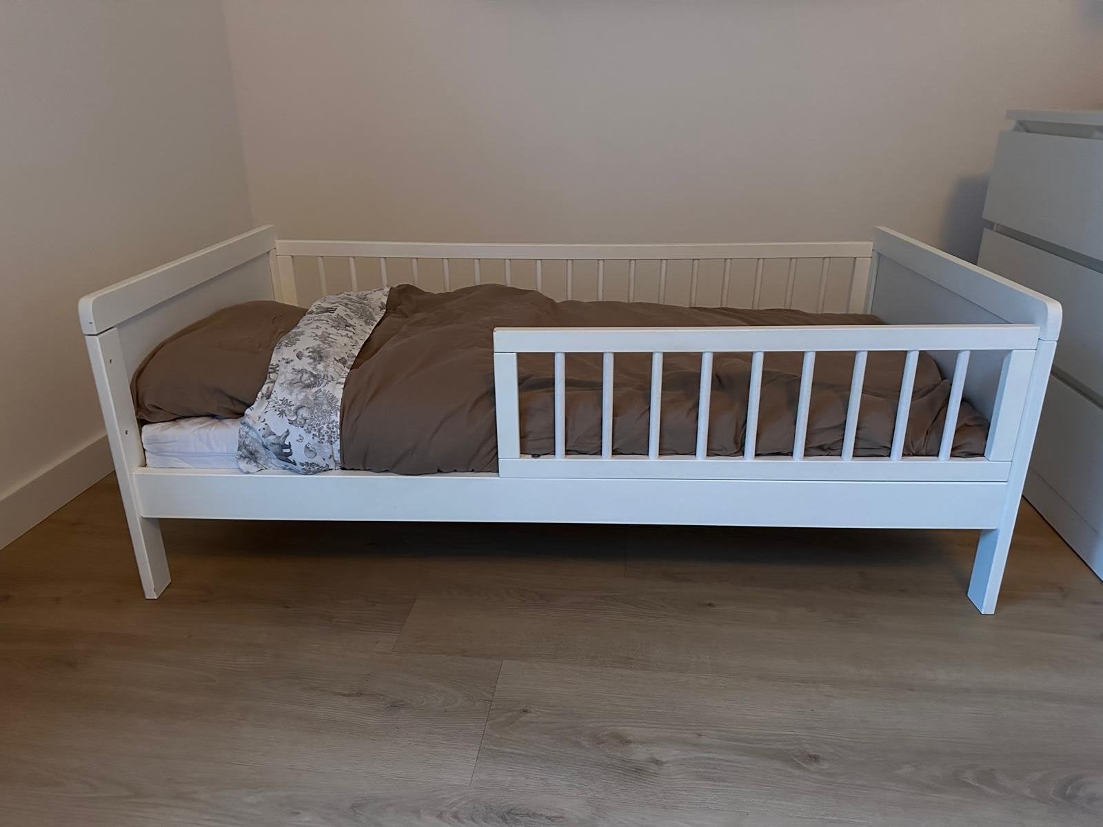 Kinderbed Petite Amélie 140x70 met uitstapkant, Ophalen, Gebruikt, 70 tot 85 cm, 140 tot 160 cm