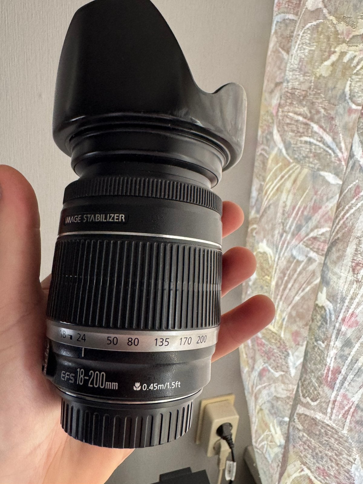 Canon EF-S 18-200mm IS lens (defect), Ophalen, Canon, Telelens, Zo goed als nieuw