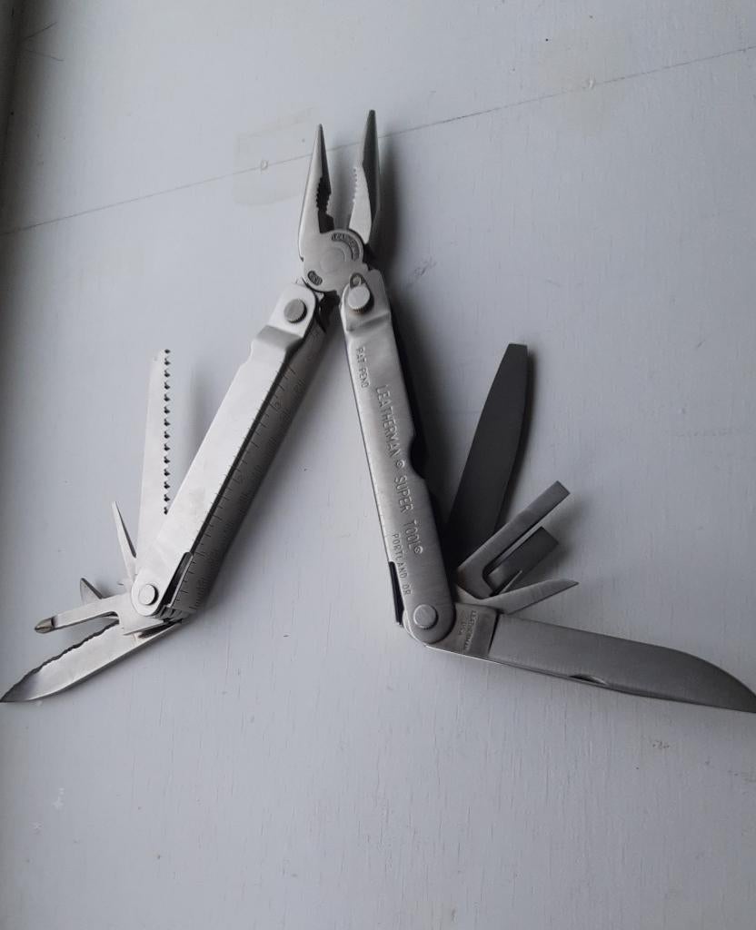 Leatherman Multitool - "Super Tool", Caravans en Kamperen, Kampeergereedschap, Nieuw, Ophalen of Verzenden