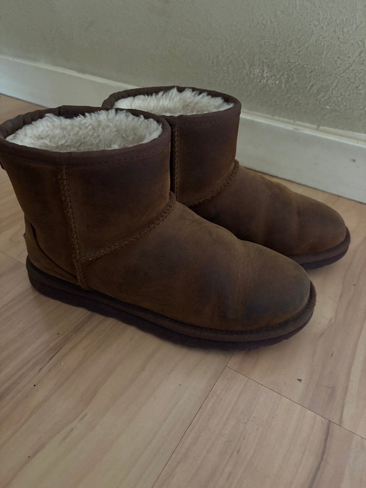 Originele bruine glad leren Ugg mini mt 37, Kleding | Dames, Bruin, Lage of Enkellaarzen, Ophalen of Verzenden, Gedragen