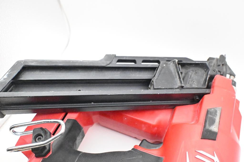 Milwaukee M18 FFN21-0C Fuel Accu-Constructietacker / Tacker, Ophalen of Verzenden, Zo goed als nieuw, X, Info@buy-sell.nl