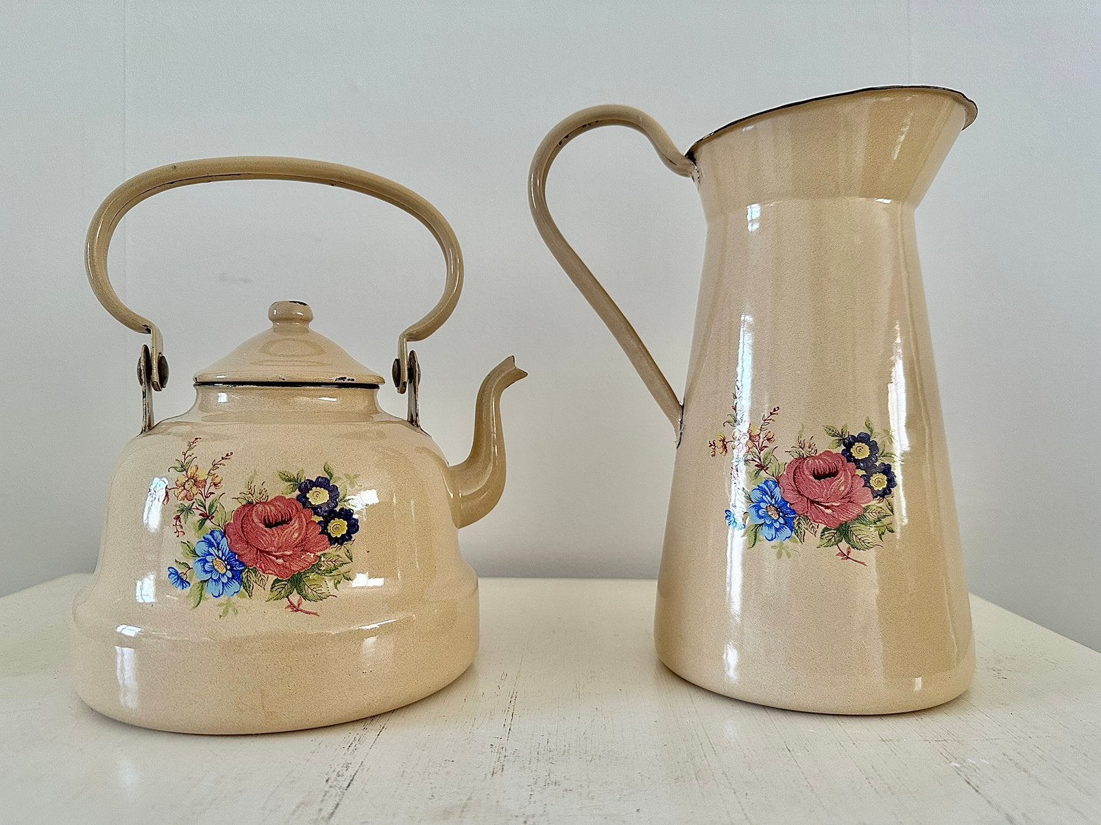 Lotje brocante kan en theepot + hoedendoos, Antiek en Kunst, Curiosa en Brocante, Ophalen