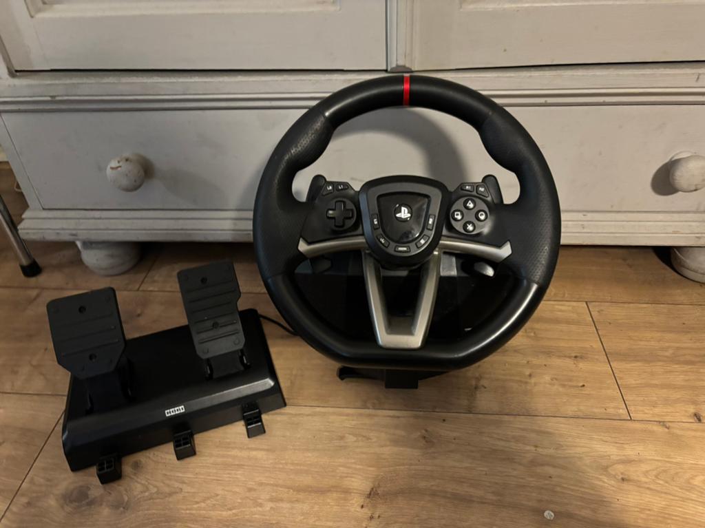 Hori Apex Racing Wheel met pedalen en bureauklem, Spelcomputers en Games, Spelcomputers | Sony PlayStation Consoles | Accessoires