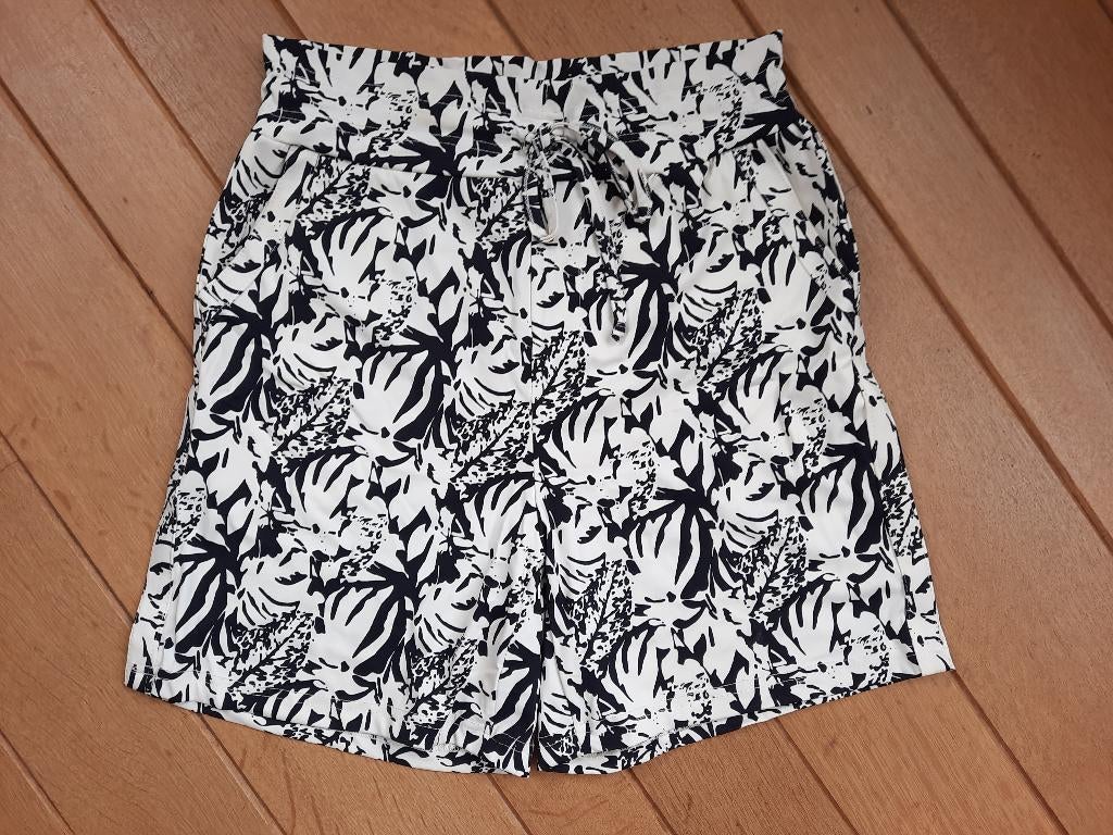 G-Maxx bermuda short zwart/offwhite travelstof maat S - nieu, Kleding | Dames, Broeken en Pantalons, Zo goed als nieuw, Maat 38/40 (M)
