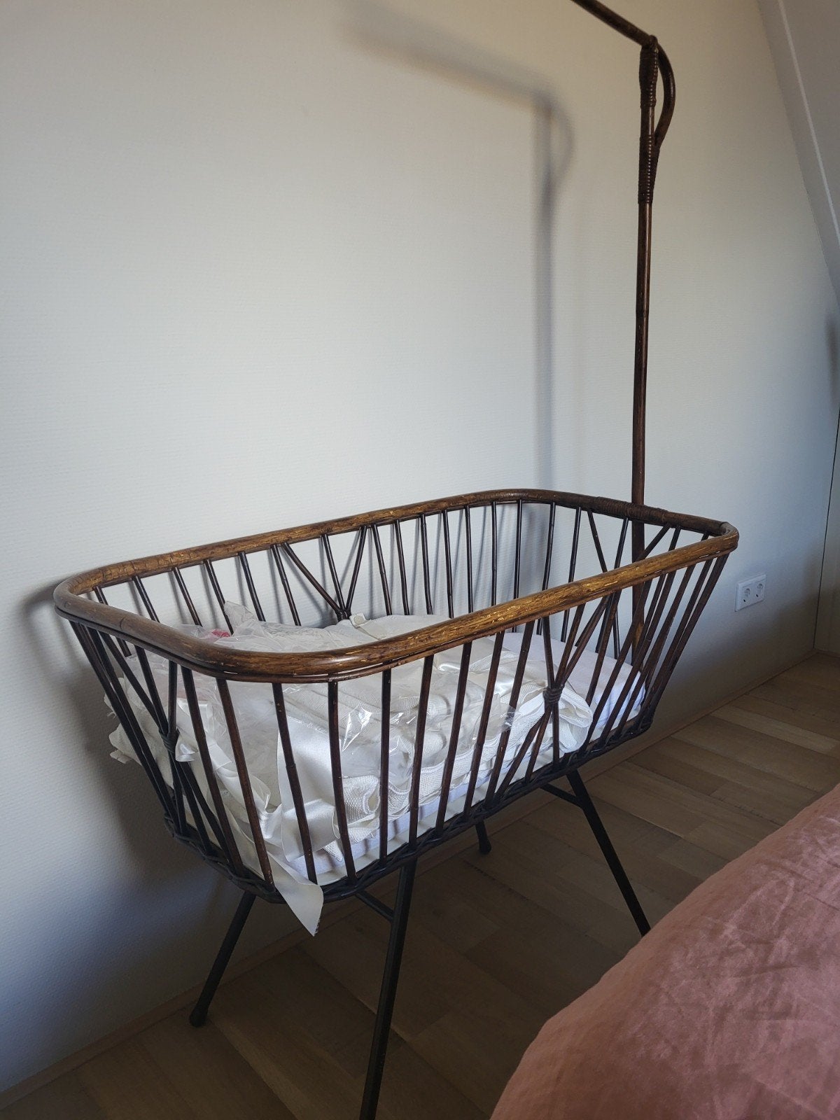 Leuke retro bamboe wieg jaren 80., Kinderen en Baby's, Babywiegjes en Ledikanten, Ophalen, Gebruikt, Wieg