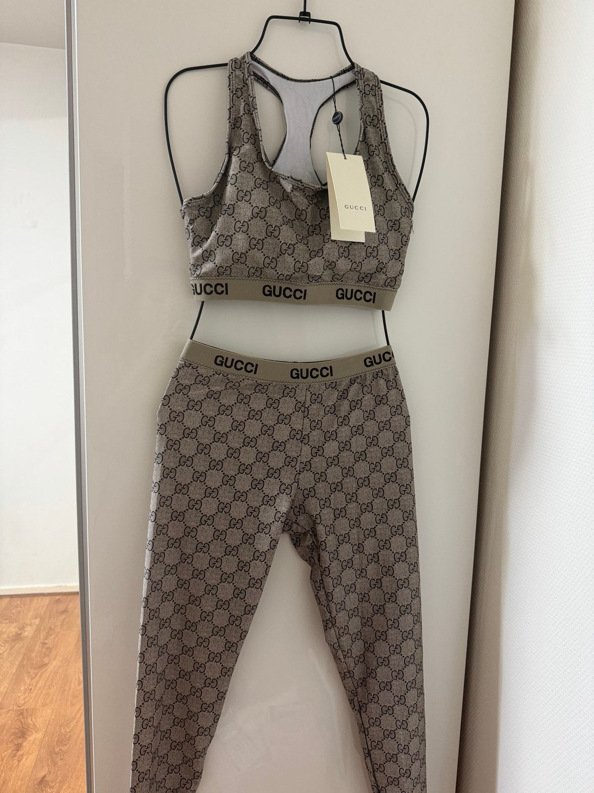 Nieuw Gucci sportset met label - snelle verzending!, Maat 38/40 (M), Verzenden, Nieuw, Fitness of Aerobics