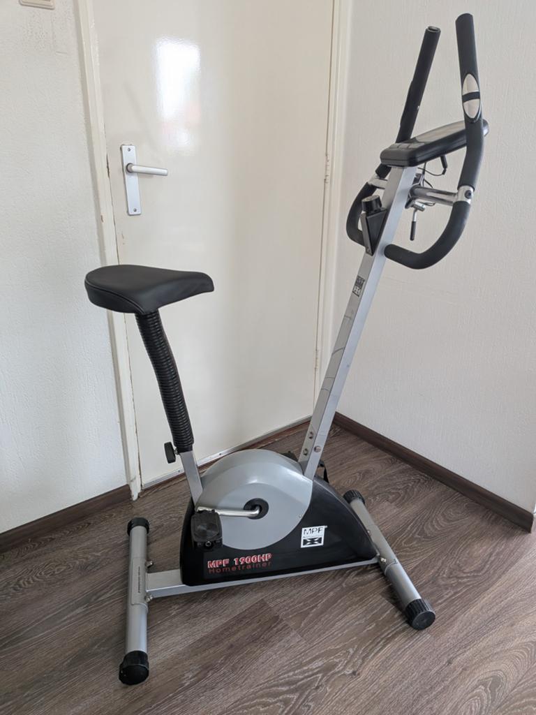 Hometrainer MPF 1900HP, Ophalen, Gebruikt, Metaal, Benen