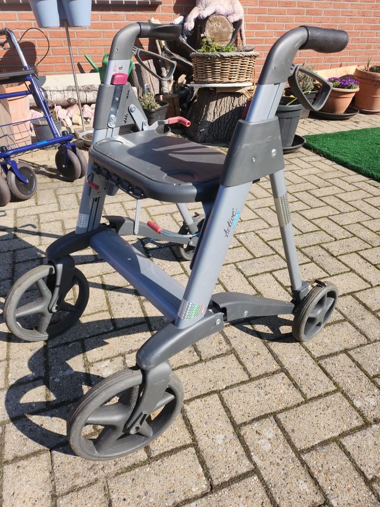 ACCESS ACTIVE INKLAPBARE LICHTGEW.ROLLATOR, Diversen, Ophalen