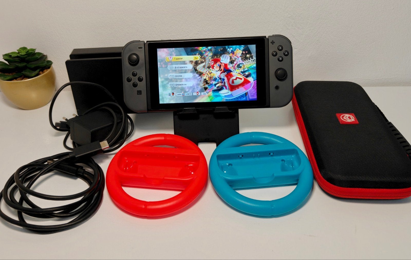 Nintendo Switch met Mario Kart 8 Deluxe, Ophalen of Verzenden, Zo goed als nieuw