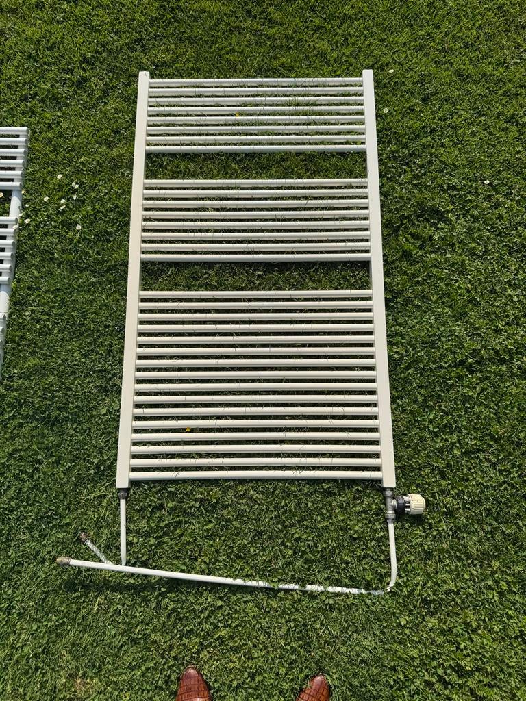 Witte handdoekradiator badkamer 80x140cm en kleine radiator, Doe-het-zelf en Verbouw, Verwarming en Radiatoren, Ophalen, 500 tot 800 watt