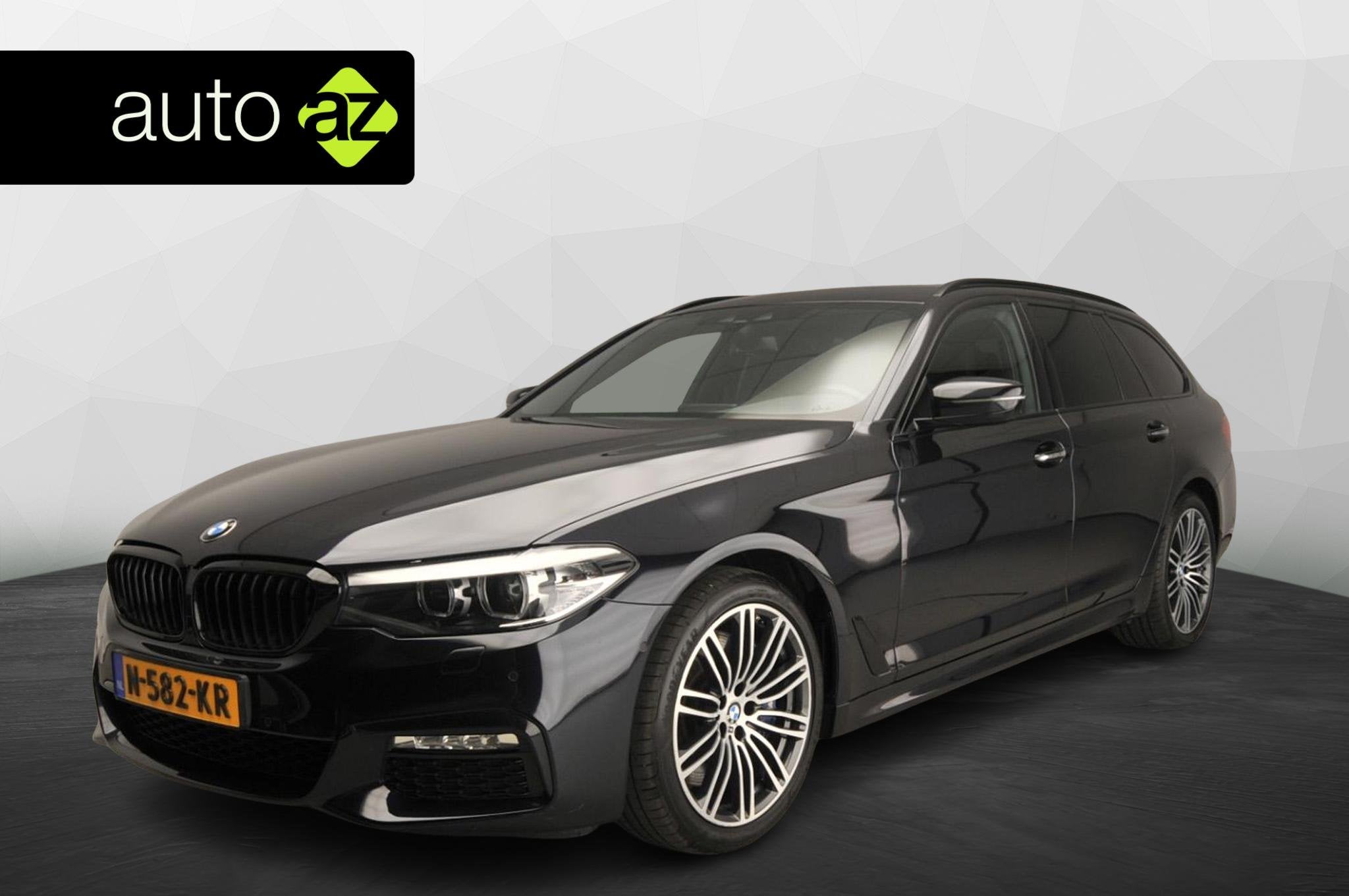 BMW 5 Serie Touring 540i xDrive M-Sportpakket / Camera / HIF, Stof, Gebruikt, Euro 6, 2000 kg