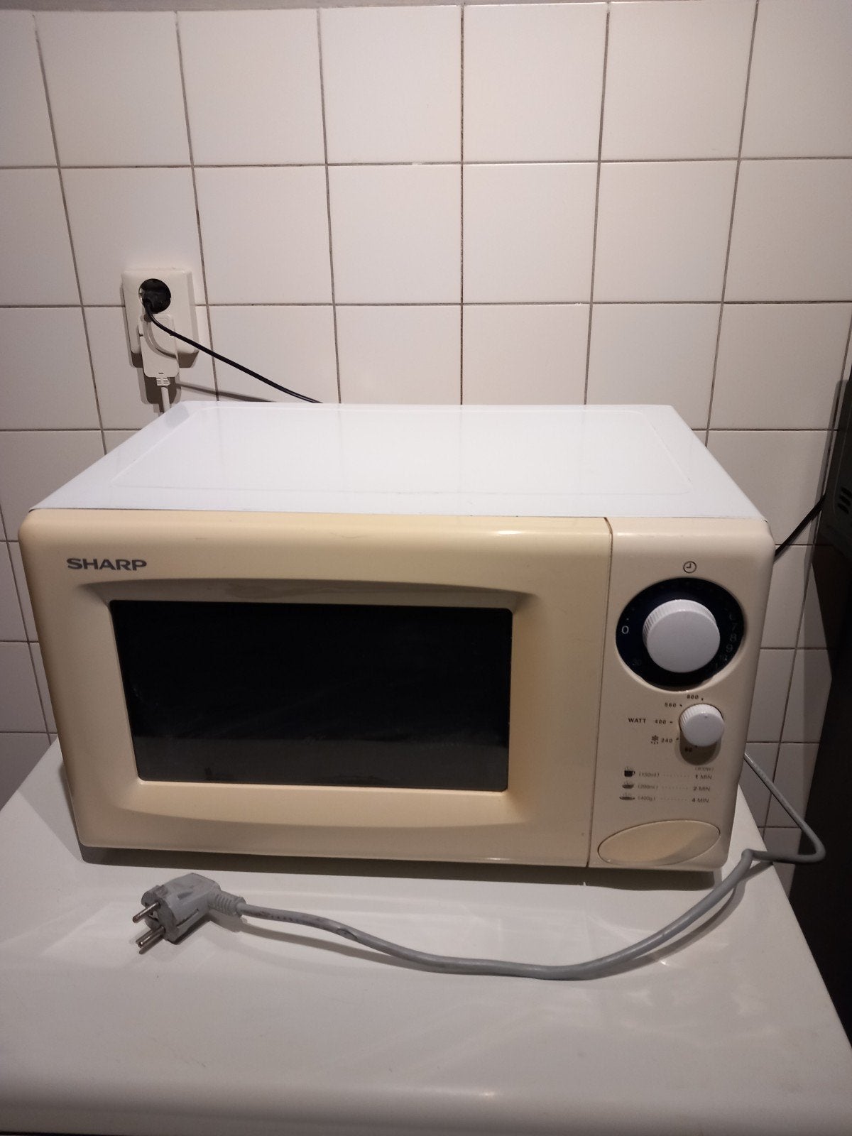 Schone magnetron met draaiplateau. Ophalen is in Delft, Ophalen, Zo goed als nieuw, Draaiplateau