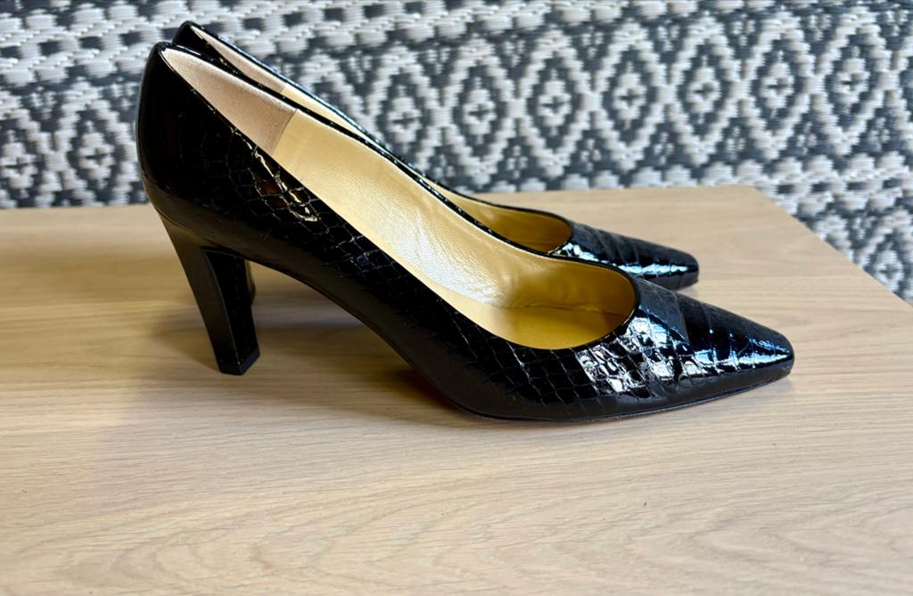 Zwarte lak pumps, Ophalen of Verzenden, Zo goed als nieuw, Zwart