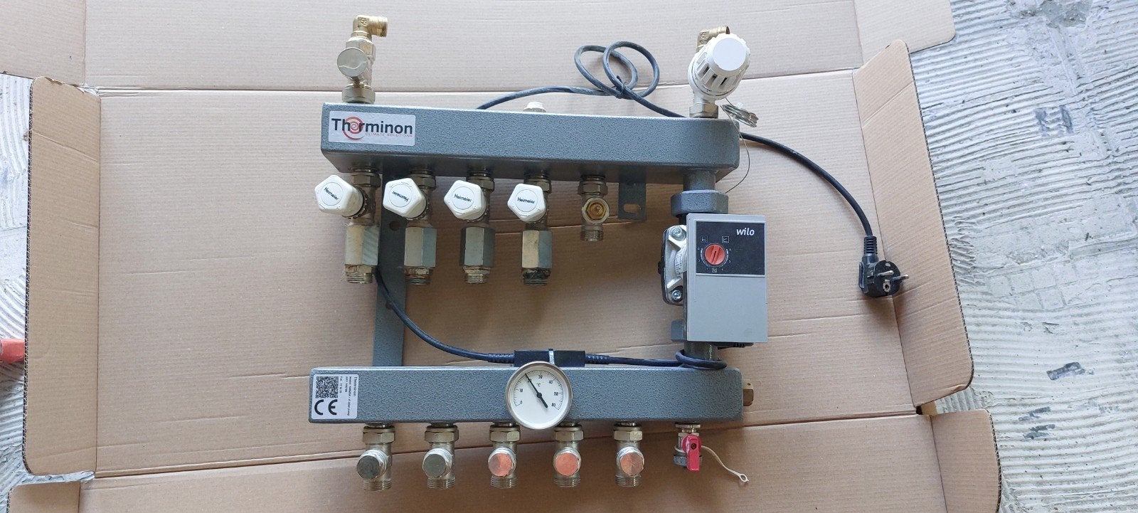 verdeler 5 groeps, met retour thermostaat, Ophalen, 30 tot 80 cm, Overige typen, Zo goed als nieuw