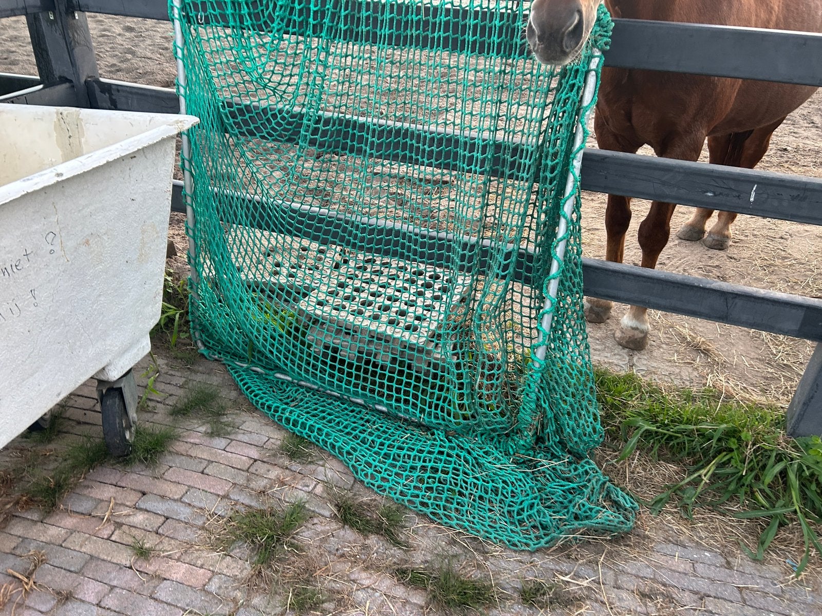 Hooinet op rek voor in hooiruif, Dieren en Toebehoren
