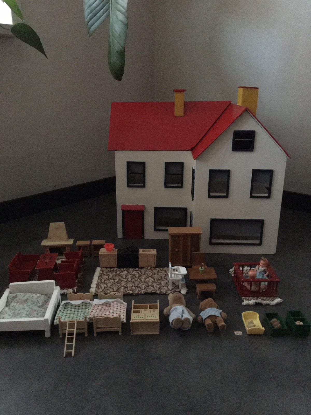 POPPENHUIS MET INTERIEUR, Ophalen of Verzenden, Poppenhuis