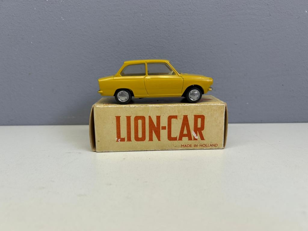 Lion toys car type 1 Daf 44 Variomatic Sedan 70’s, Ophalen of Verzenden, Zo goed als nieuw, Bus of Vrachtwagen, Lion Toys