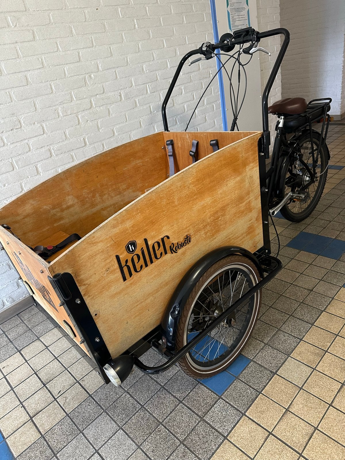 Keiler Robusto Bakfiets - Goed gebruikt, nog prima bruikbaar, Fietsen en Brommers, 4 kinderen of meer, Gebruikt, Elektrisch, Ophalen