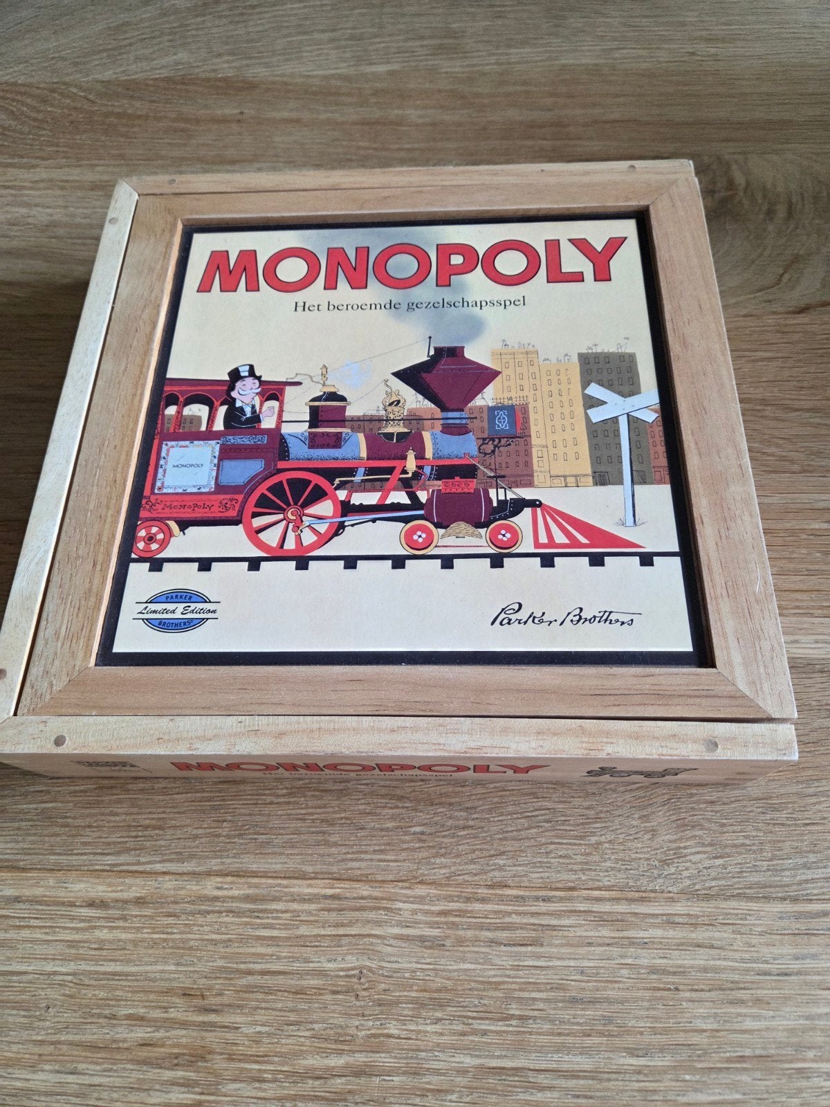 Monopoly houten editie, Hobby en Vrije tijd, Gezelschapsspellen | Bordspellen, Ophalen of Verzenden, Zo goed als nieuw