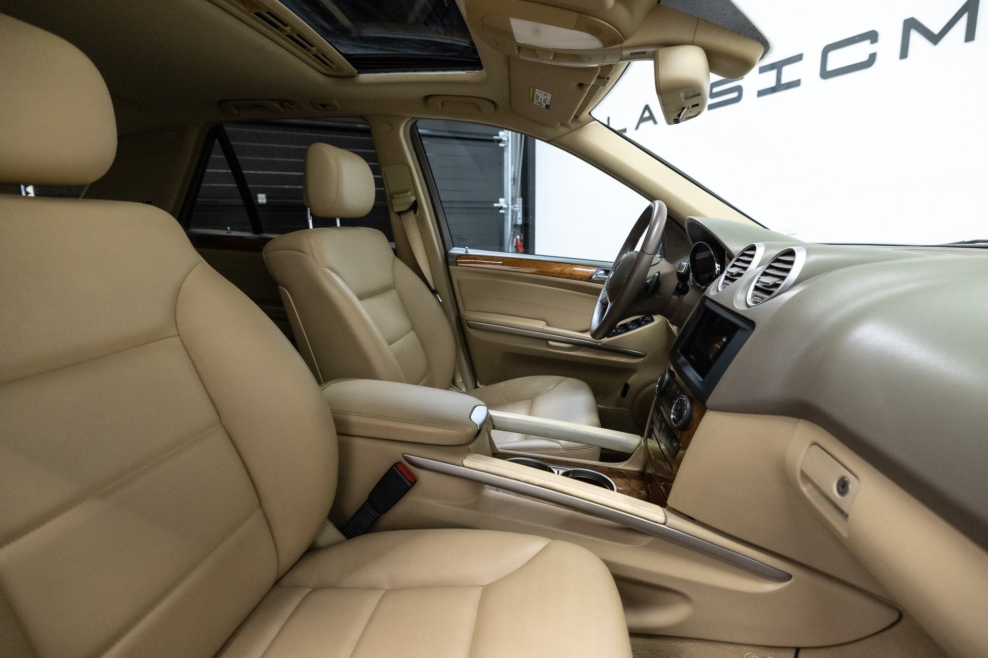 Mercedes-Benz M-Klasse 350 Fiscale waarde € 8.000,-, Automaat, Gebruikt, Beige, Wit