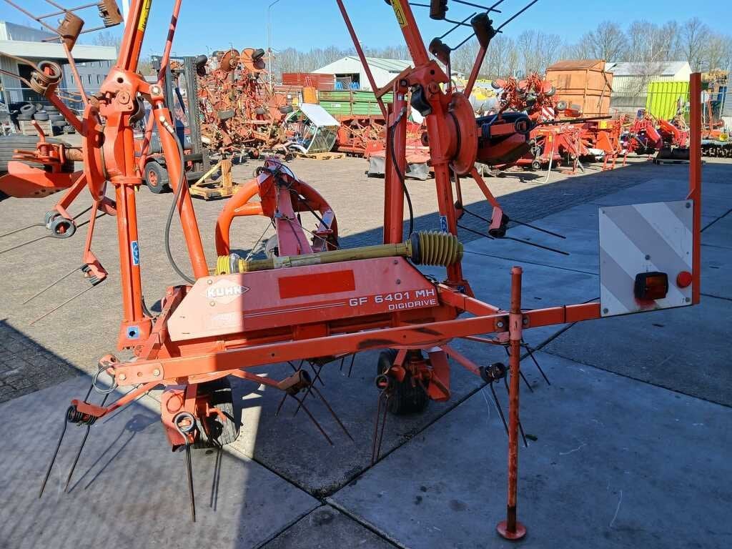 Kuhn Hooischudder, KUHN-Geldr, Overige, Nuenenseweg 165
5667 KP  Geldrop, Info.nl@kuhn.com