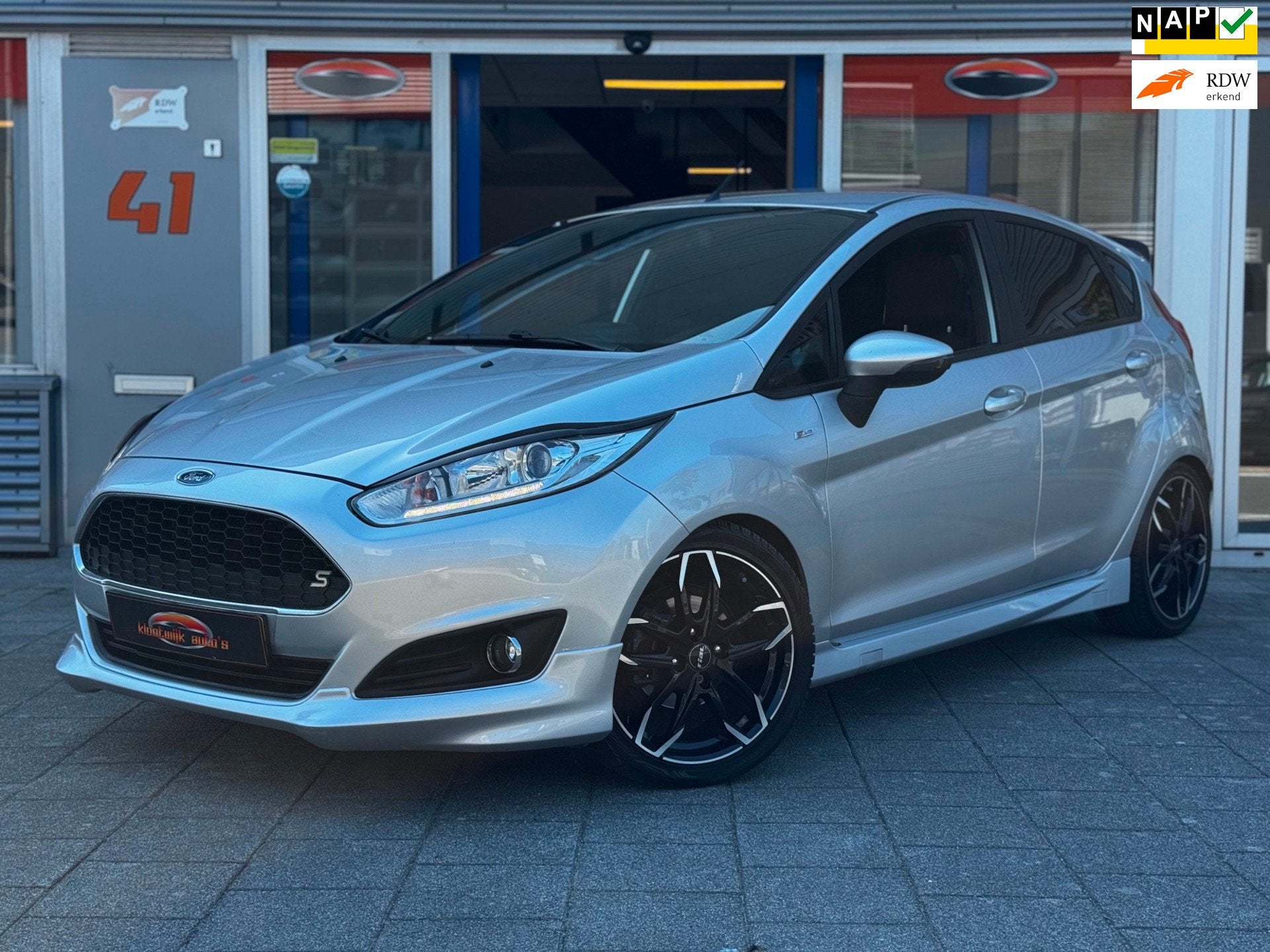 Ford Fiesta 1.0 EcoB. ST Line Navigatie Cruise 5-Deurs NL-Ge, Voorwielaandrijving, Euro 6, 23 km/l, Origineel Nederlands