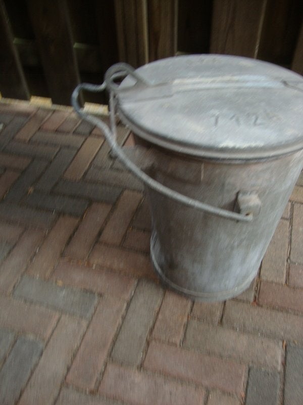 Zinken vuilnisemmer., Ophalen, Gebruikt, 40 liter of meer, Metaal