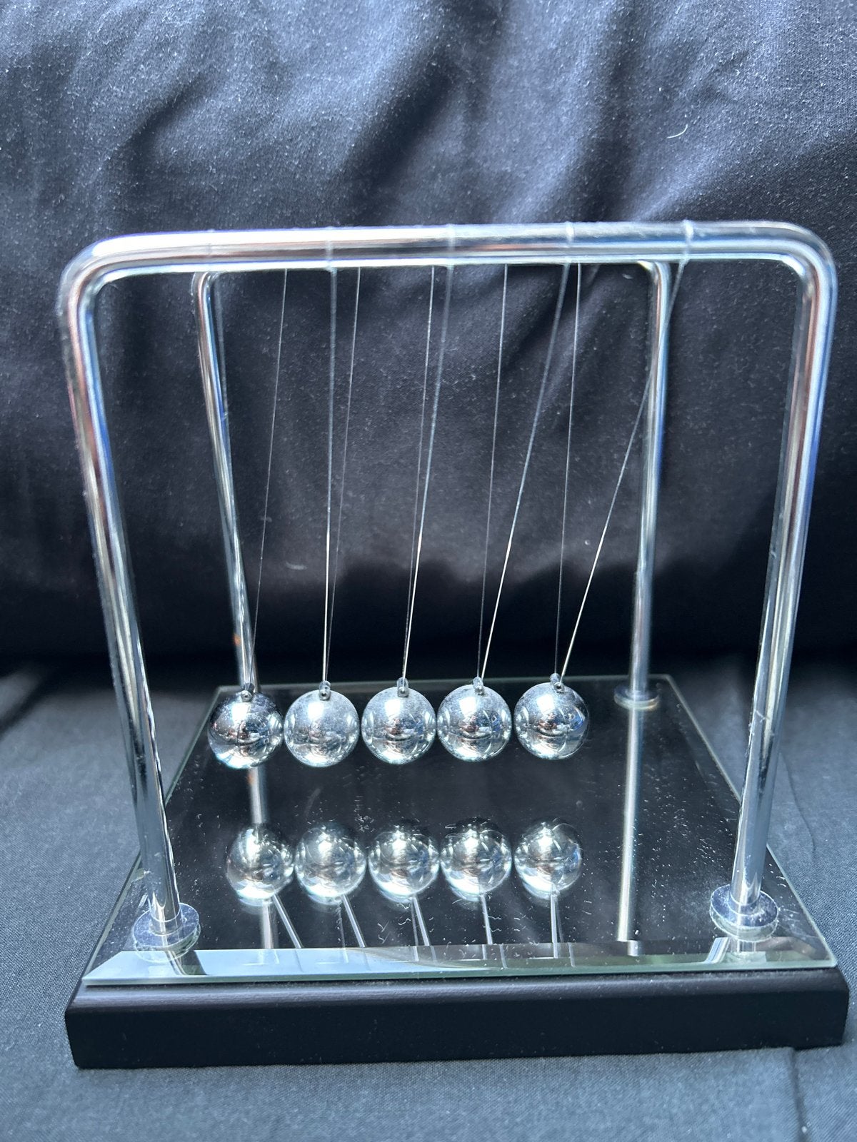 Newton's Cradle - Klassiek Bureau Ornament, Ophalen, Zo goed als nieuw, Zilver, Metaal