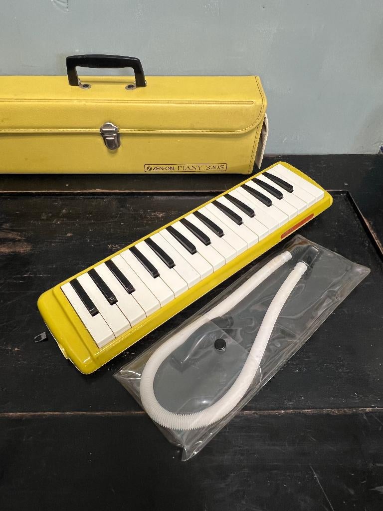 Vintage Zen-On Piany melodica 320 S geel, Muziek en Instrumenten, Blaasinstrumenten | Mondharmonica's, Ophalen of Verzenden, Gebruikt