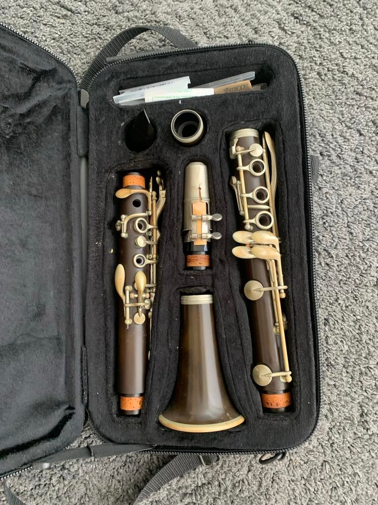 Oude Dyna Tone Klarinet met koffer, Bes-klarinet, Kunststof, Gebruikt, Ophalen of Verzenden